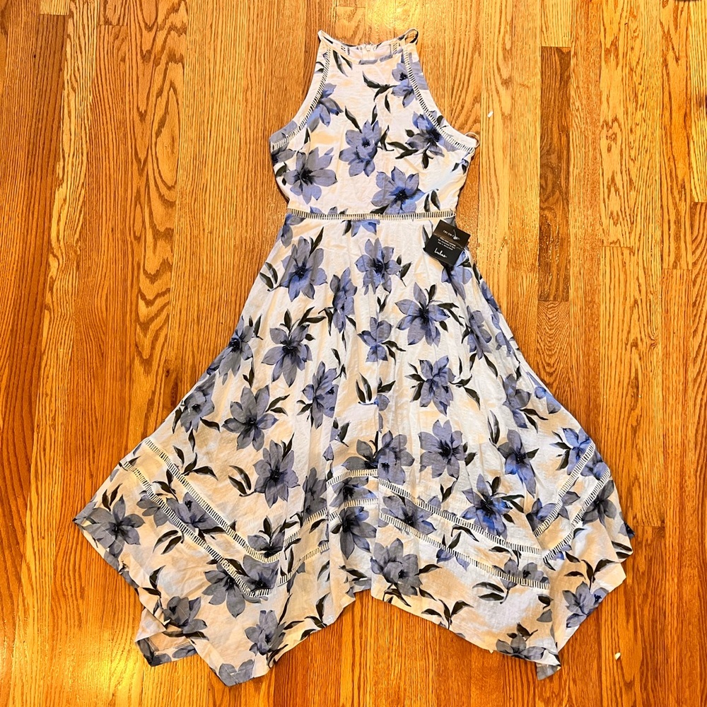 BNWT Women’s Lulu Floral Dress